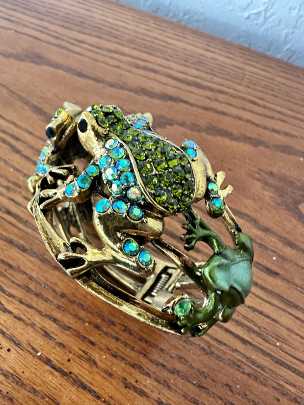 Green Crystal Frog Bangle Bracelet